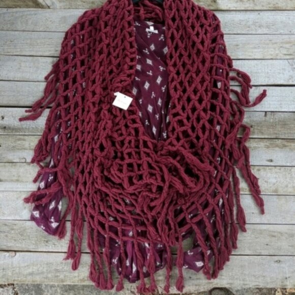 Altar'd State Burgundy loose knit infinity scarf new with tags - Picture 2 of 4